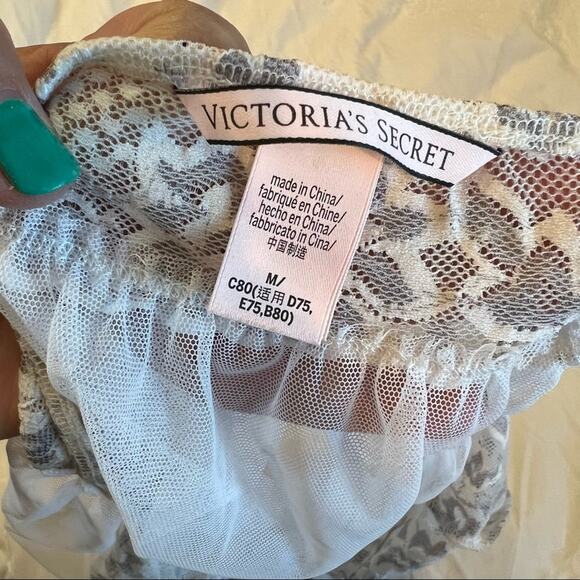 Victoria’s Secret Lace and Tulle Halter Chemise Size M - Picture 7 of 8